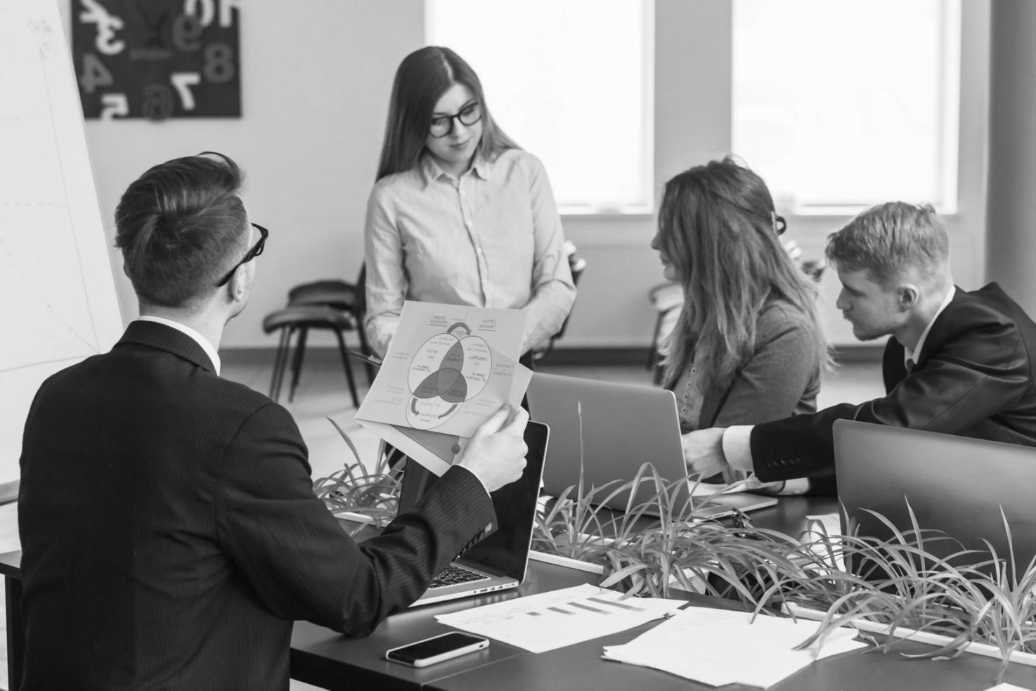 Vista del centro educativo elvariontique en Murcia donde impartimos nuestros programas de educación financiera